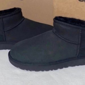 UGG CLASSIC ULTRA MINI
